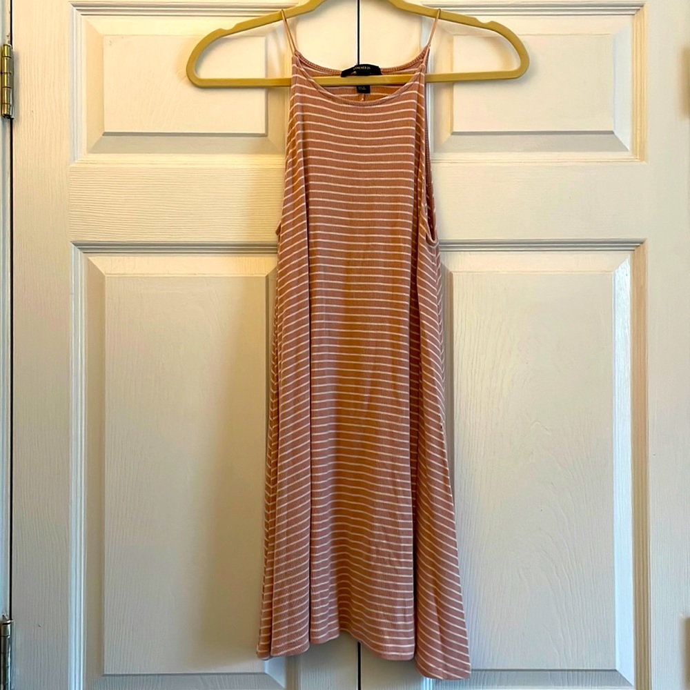 A matte pink and white stripes mini dress 🌸 forever 21!